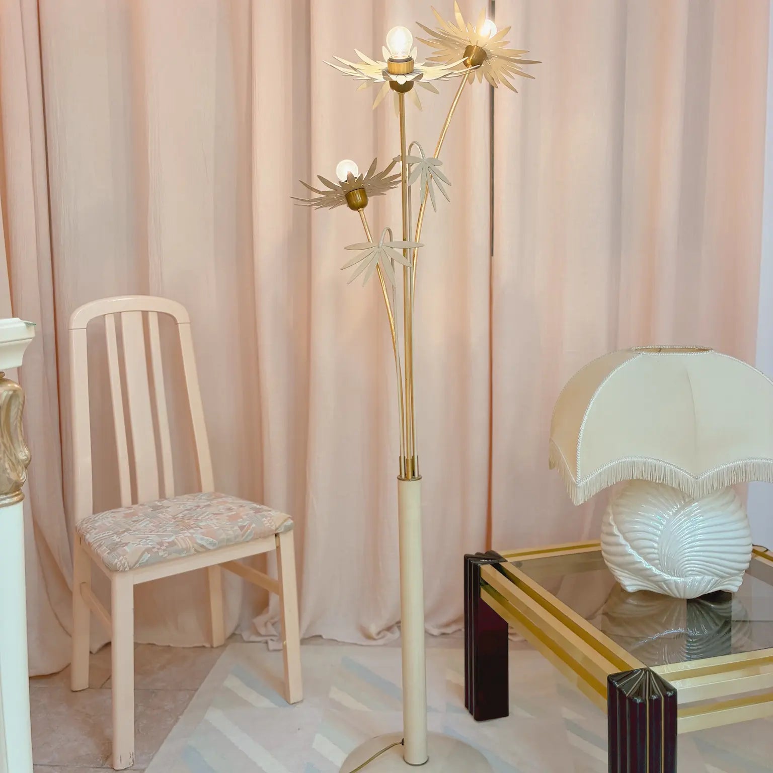 Lampadaire fleurs vintage en laiton doré, 3 lumières, Italie, années 70