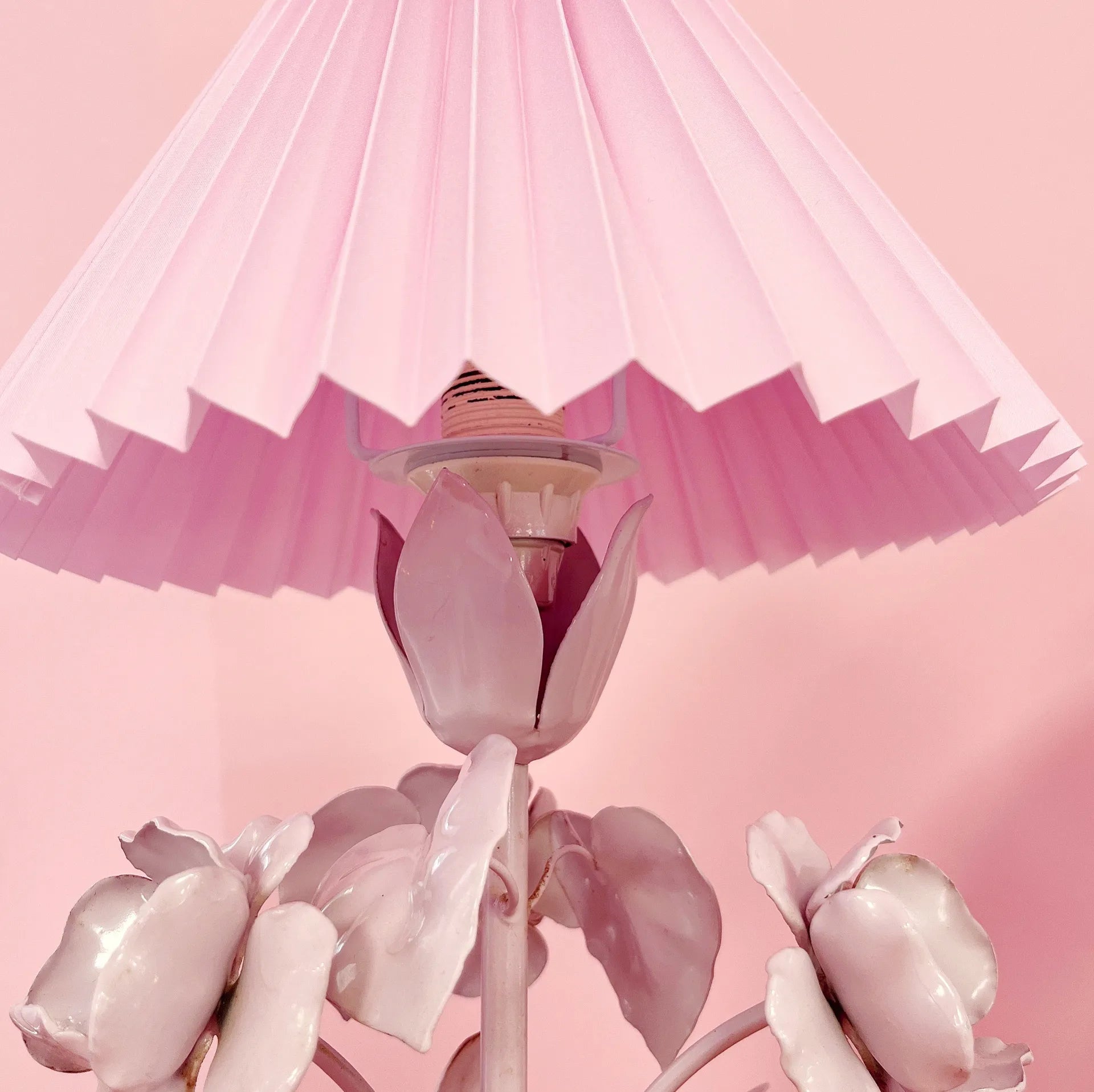 Lampe florale rose 70s - Club Barbara
