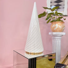 Charger l&#39;image dans la galerie, Lampe conique en verre de Murano, Italie, années 70
