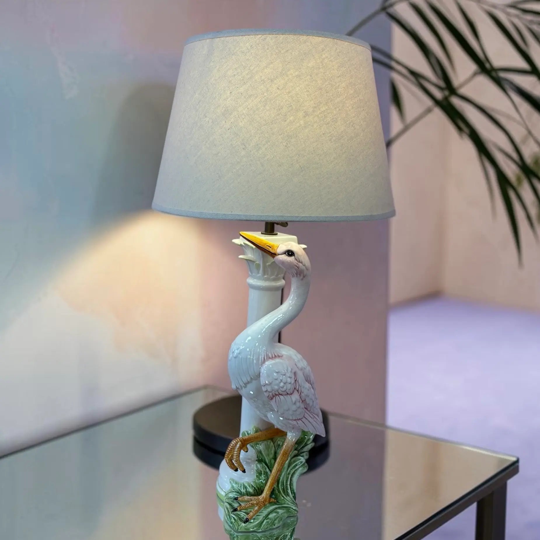 Grande lampe oiseau rose en céramique italienne signée Chaumette Paris, années 70