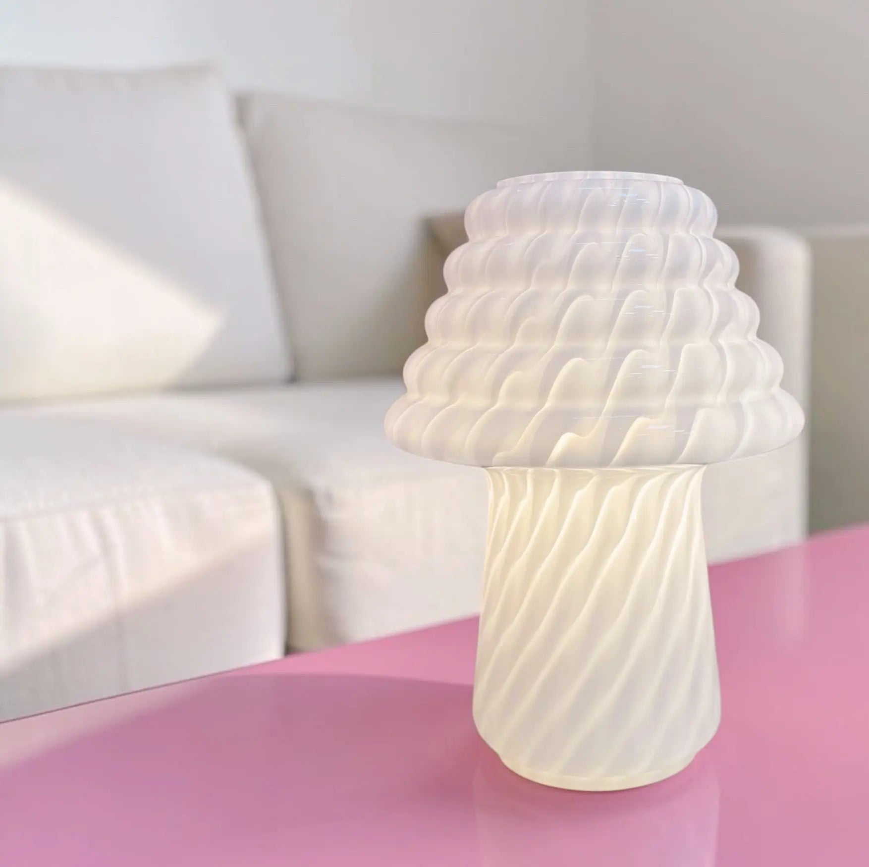 Lampe champignon italienne vintage, verre opalin lattimo torsadé, années 1980