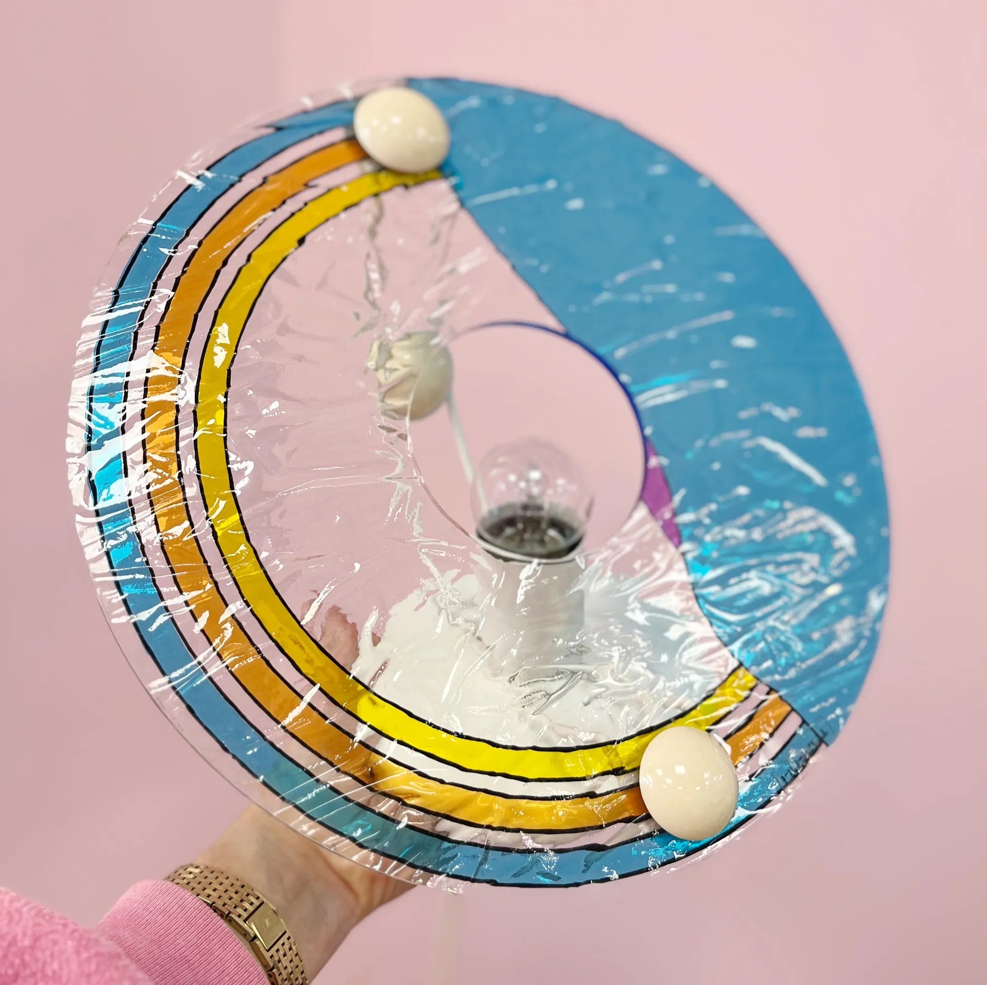Lampe italienne Toffoli, abat jour circulaire en plexiglas coloré, années 80 - Club Barbara