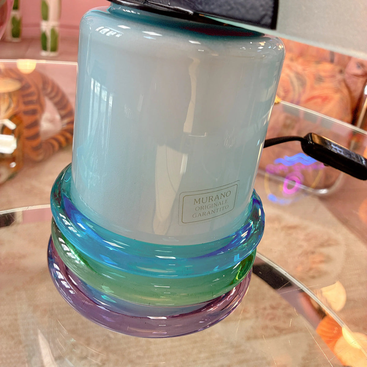 Lampe arc-en-ciel vintage en verre soufflé aux tons pastel
