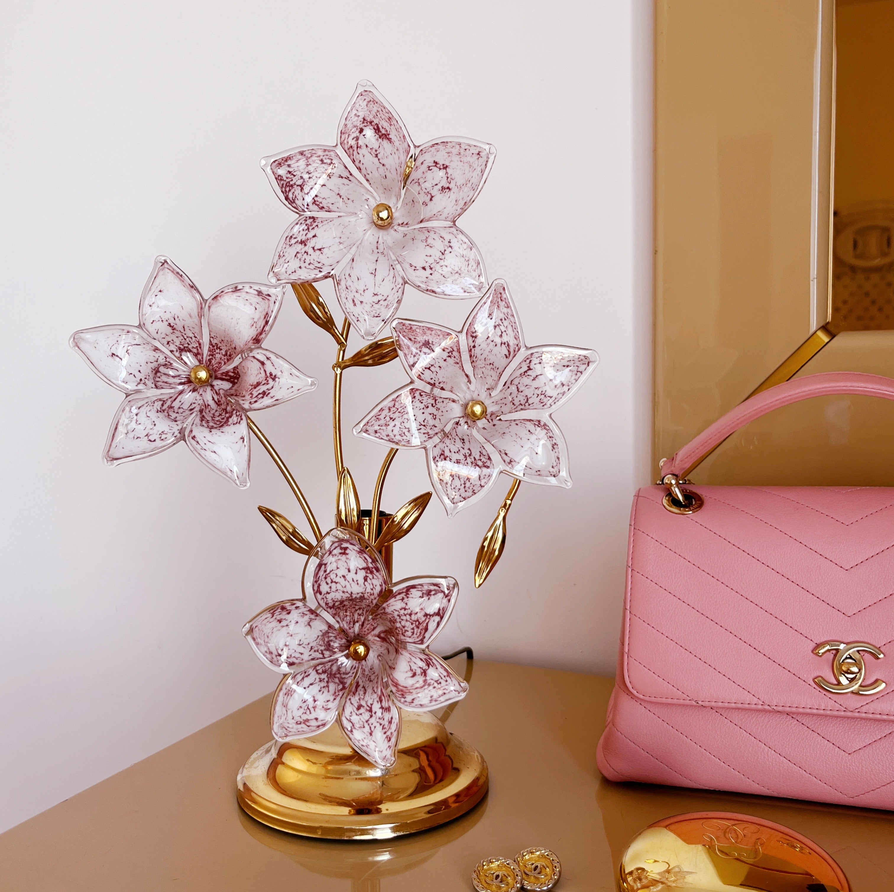 Lampe florale Murano en laiton et verre rose moucheté, Italie, années 70