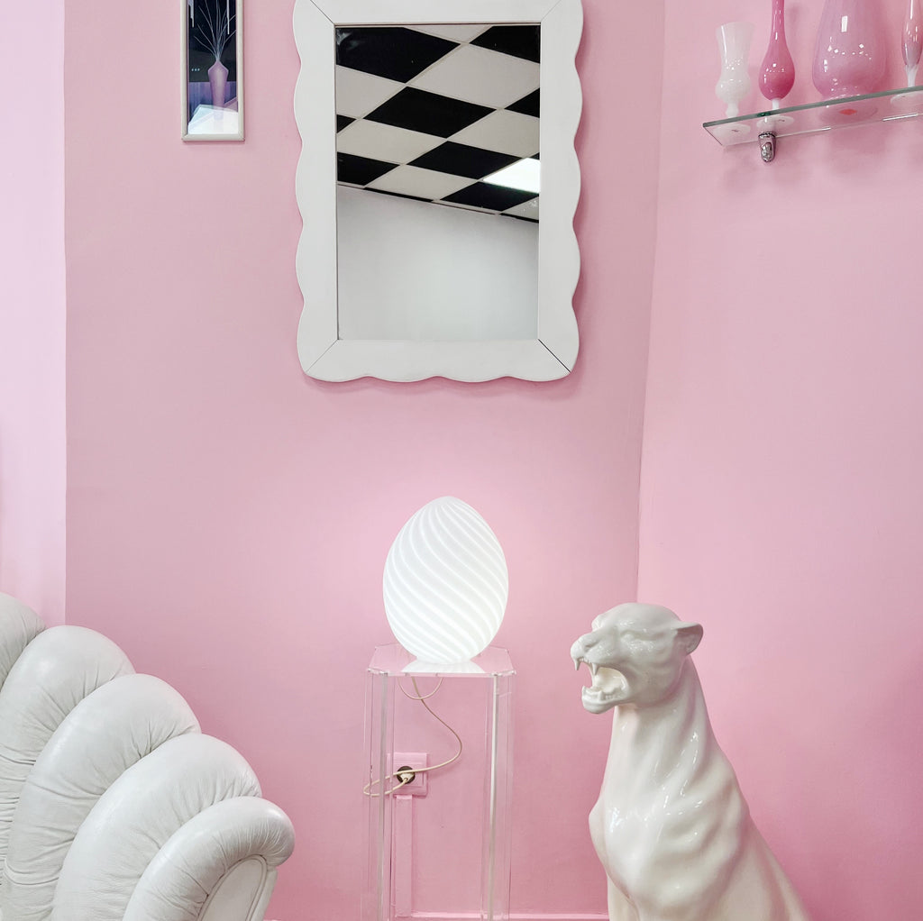 Lampe œuf italienne vintage en verre blanc, Club Barbara
