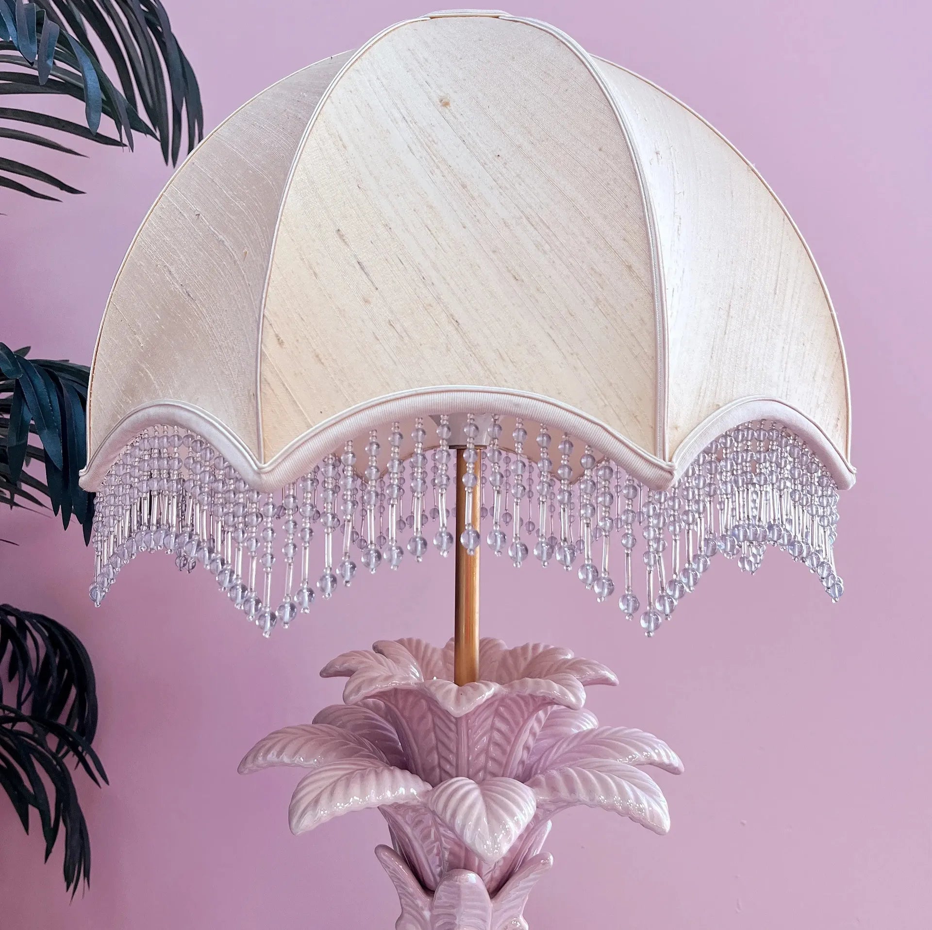 Lampe palmier en céramique nacrée rose, Italie, années 1970, abat-jour dôme Annick Naudy - Club Barbara
