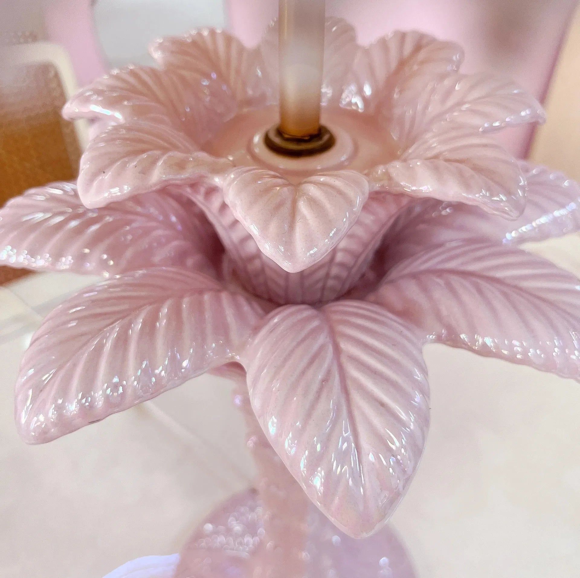 Lampe palmier en céramique nacrée rose, Italie, années 1970, abat-jour dôme Annick Naudy - Club Barbara
