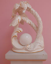 Load image into Gallery viewer, lampe-palmier-vintage-doree
