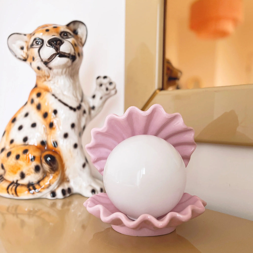 Lampe coquillage rose avec globe opalin vintage Club Barbara