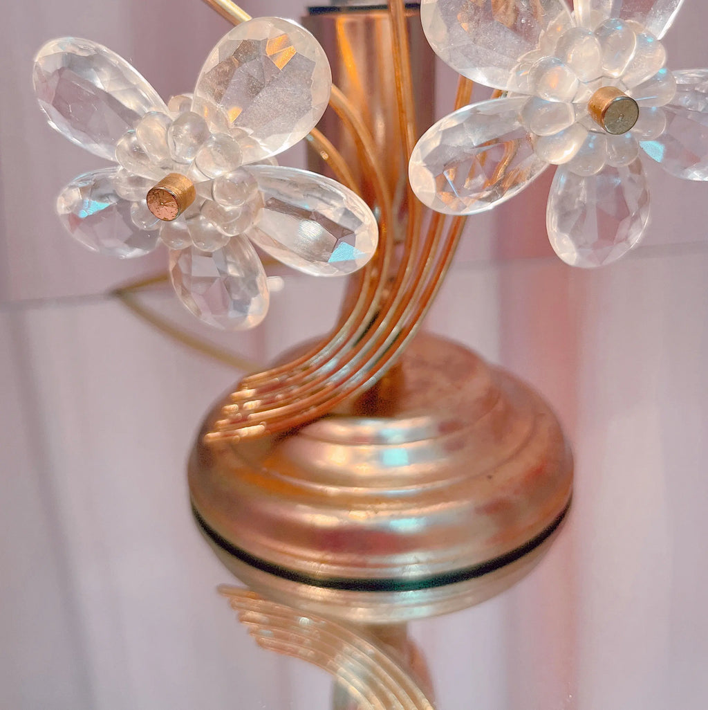 Lampe bouquet laiton doré, design années 70, pétales transparents irisés
