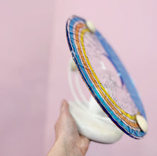 Charger l&#39;image dans la galerie, Lampe italienne Toffoli, abat jour circulaire en plexiglas coloré, années 80
