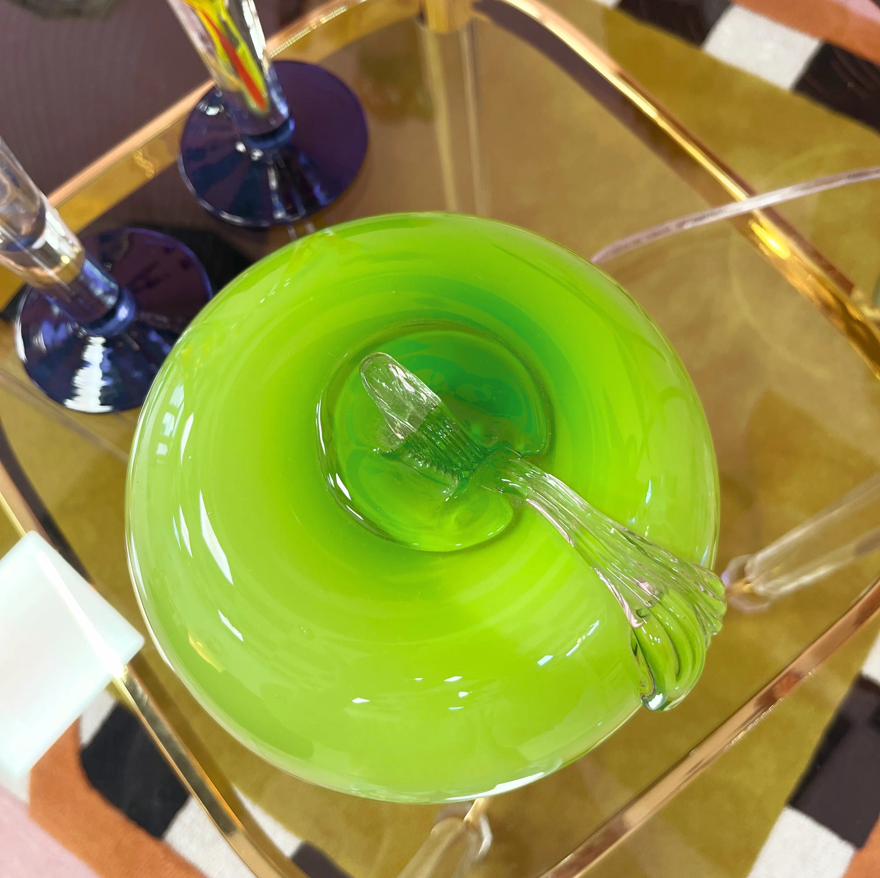 Lampe postmoderne verte en verre Club Barbara
