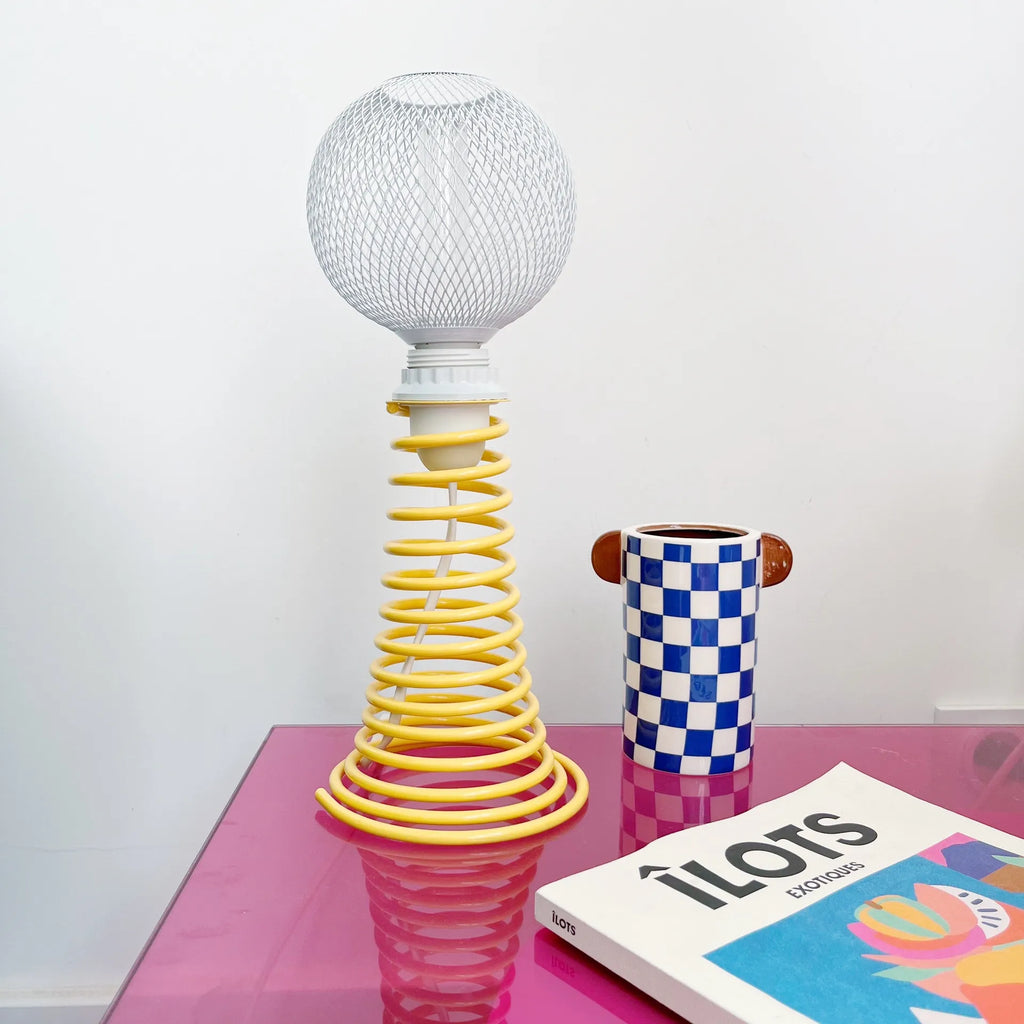 Lampe ressort jaune - Club Barbara
