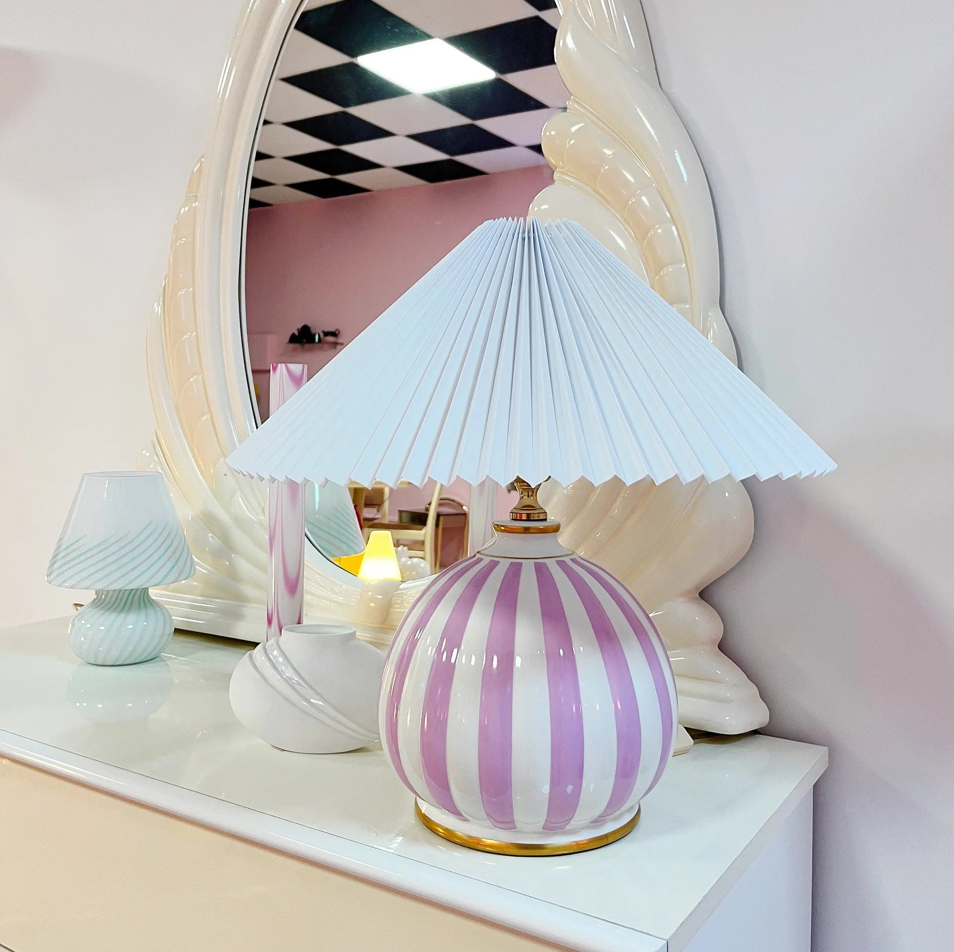 Lampe rose et or vintage Italy 70s - Club Barbara