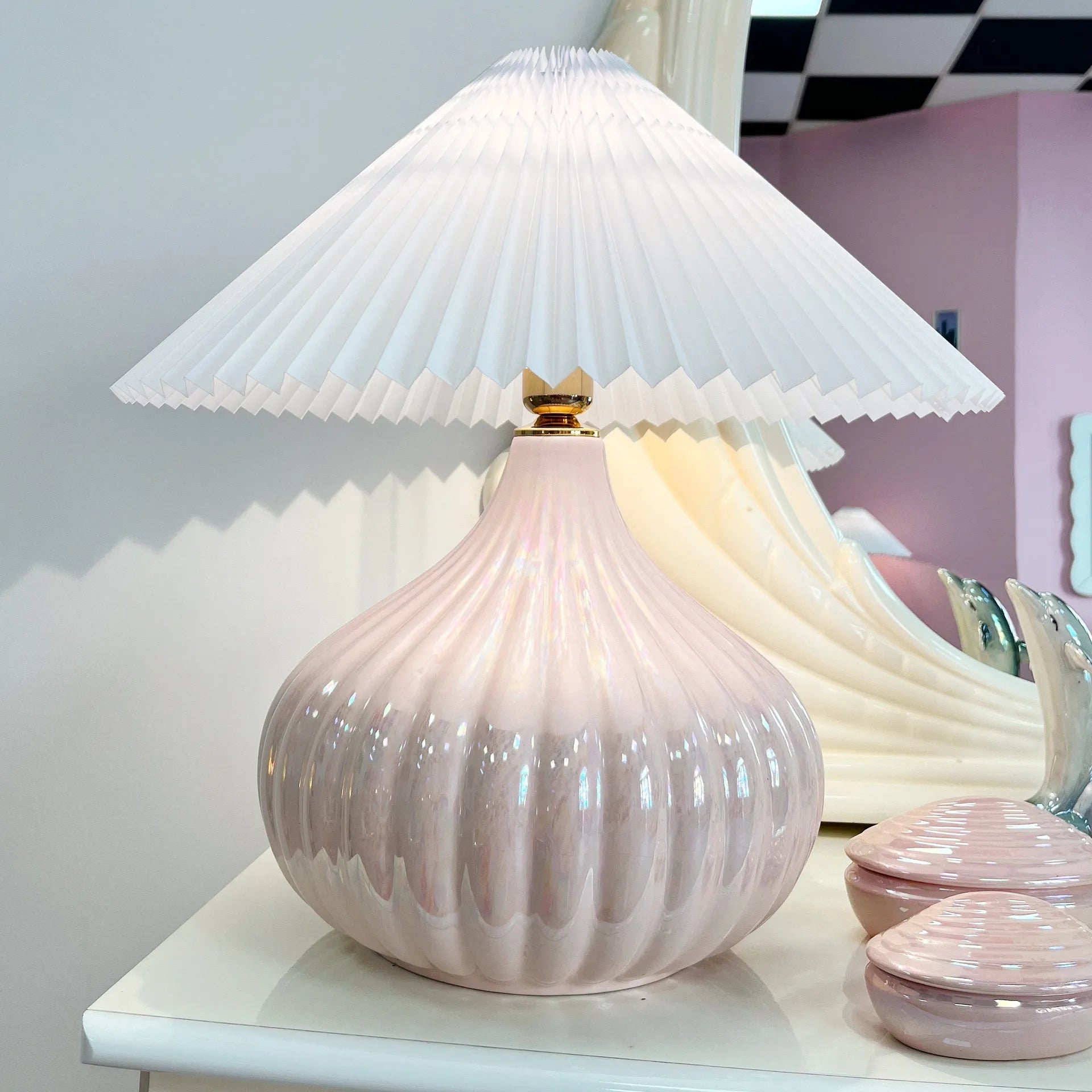 Lampe rose iridescente vintage, Italy, années 80 - Club Barbara