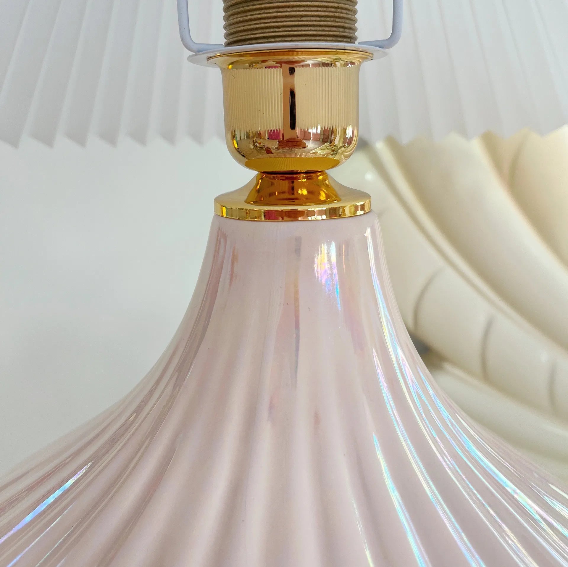 Lampe rose iridescente vintage, Italy, années 80 - Club Barbara