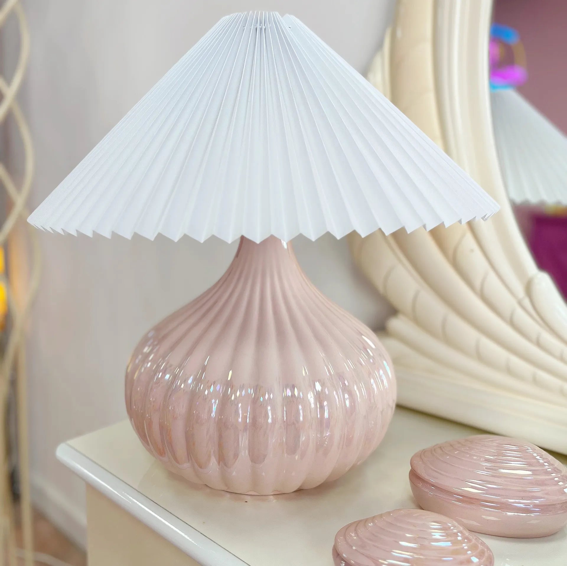 Lampe rose iridescente vintage, Italy, années 80 - Club Barbara