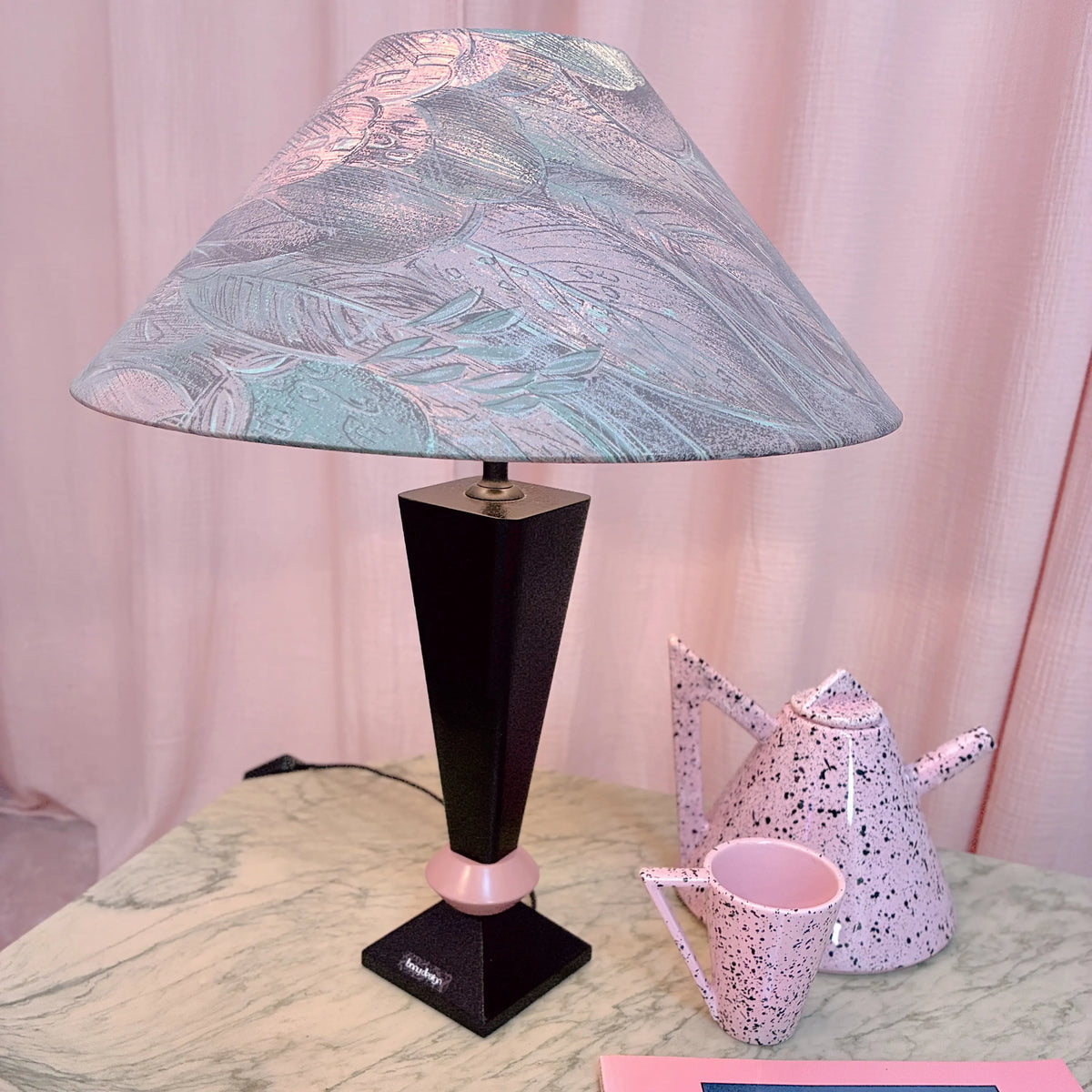 Lampe vintage style Memphis Design, années 80, abat-jour pastel, Bony Design