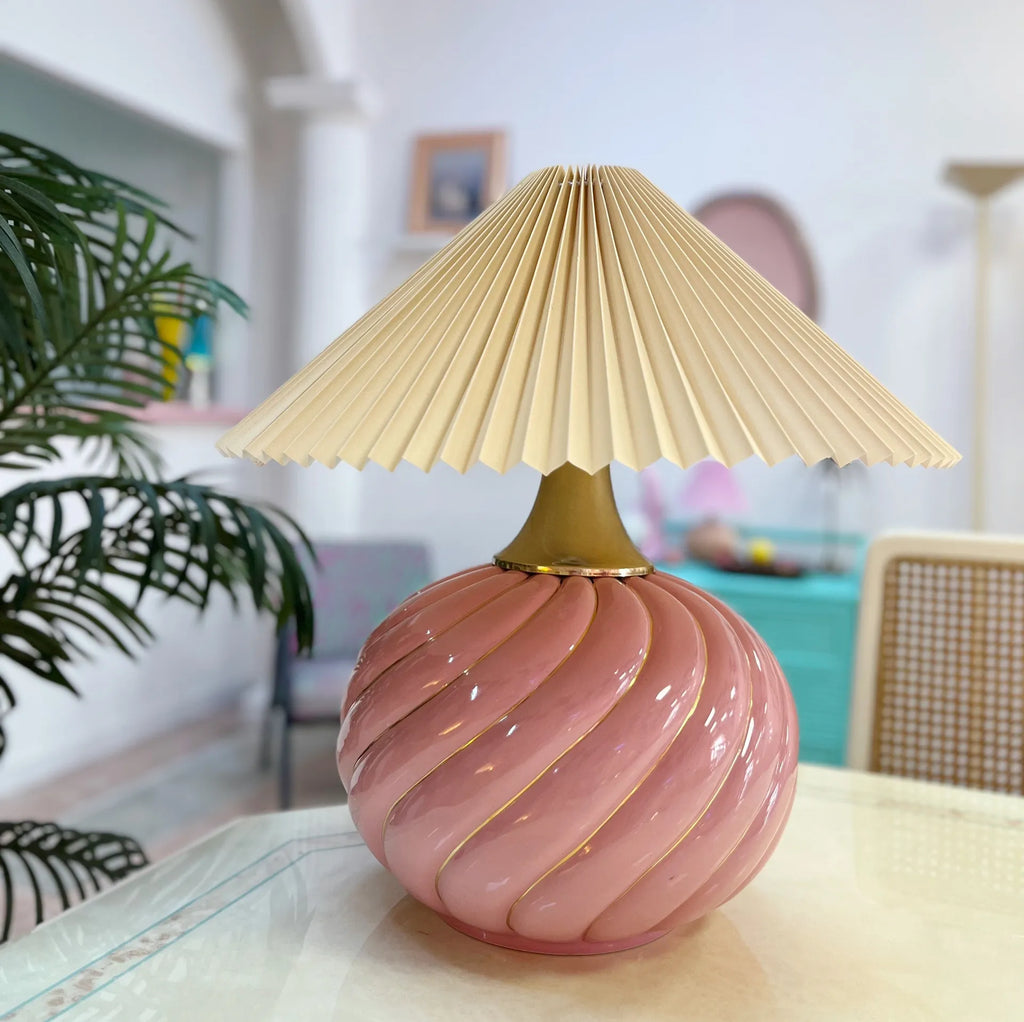 Lampe torsadées rose et dorée, signée Tommaso Barbi, années 70 - Club Barbara