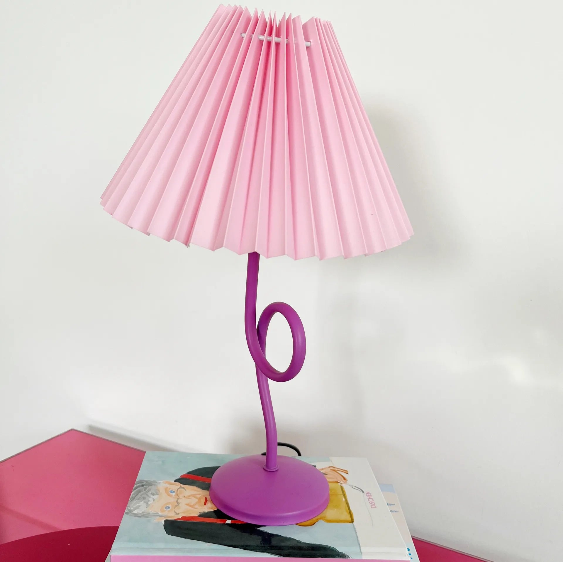 Lampe tortillon violette - Club Barbara