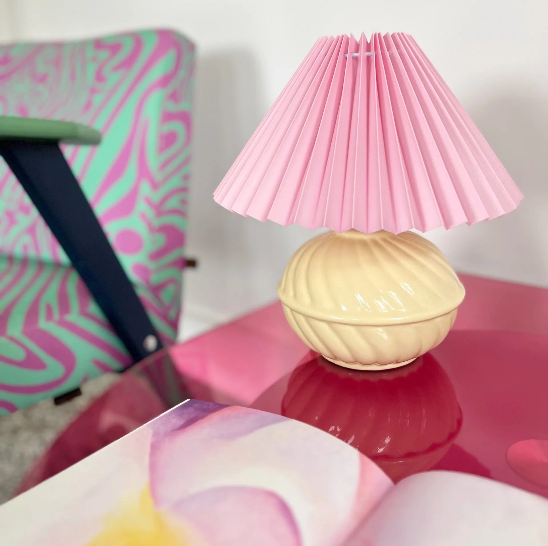 Lampe twist jaune pastel - Club Barbara
