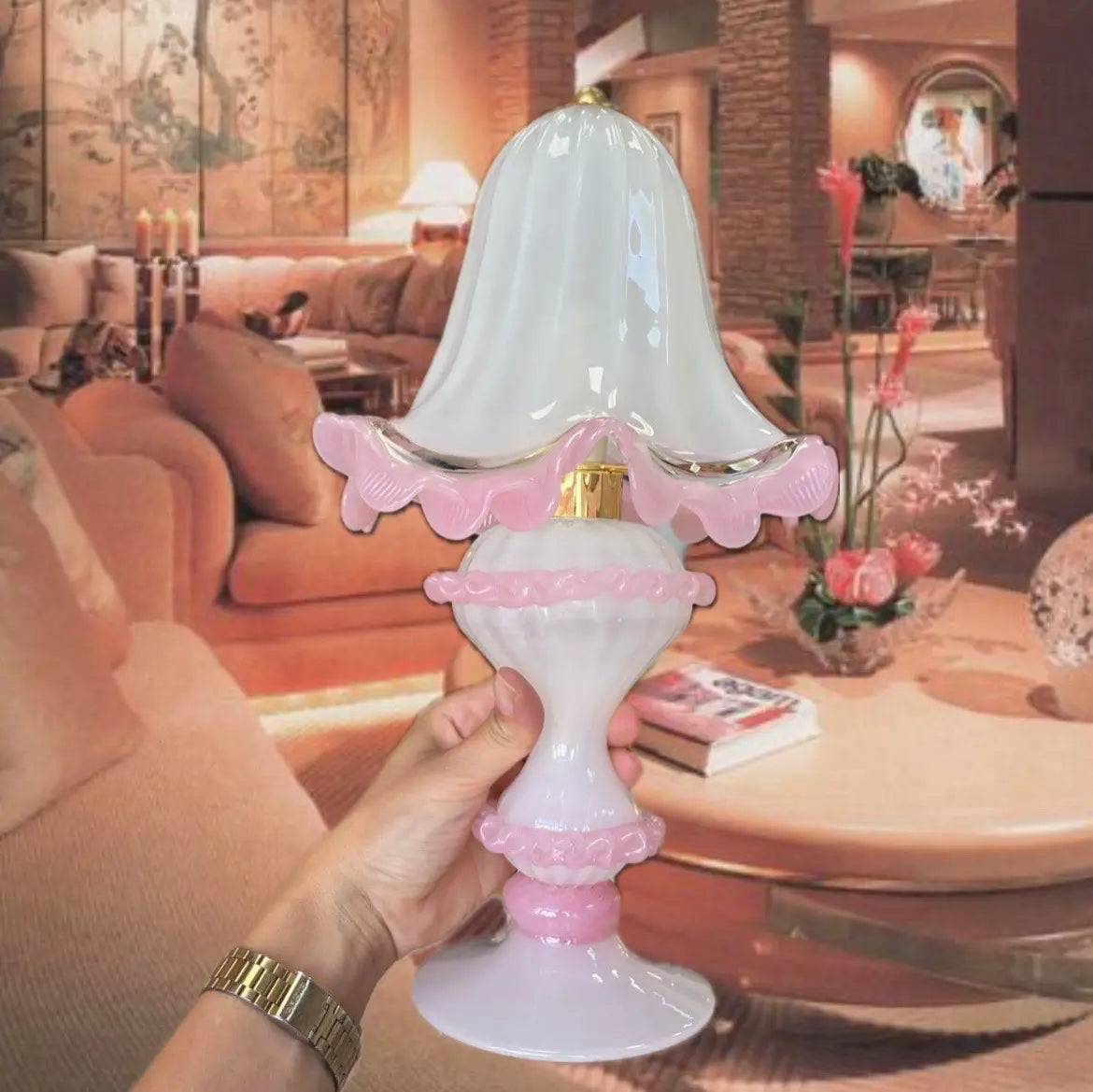 Lampe de table vintage en verre de Murano, opalin blanc et rose, bord ondulé, années 70-80