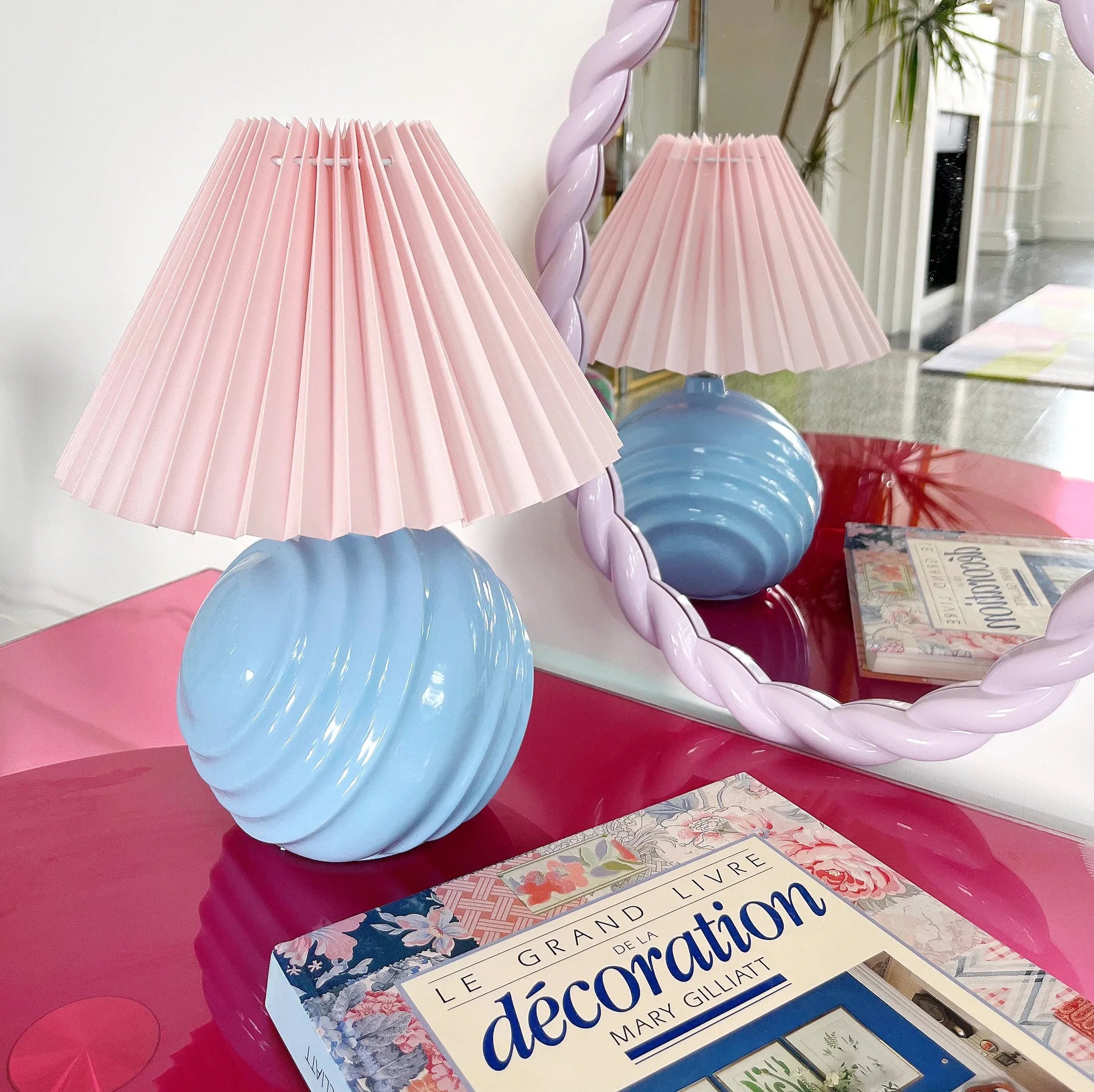 Lampe vintage bleu pastel - Club Barbara