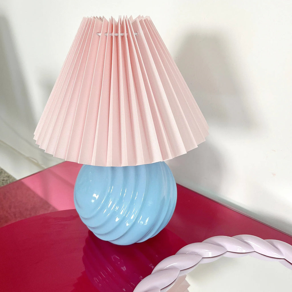 Lampe vintage bleu pastel - Club Barbara