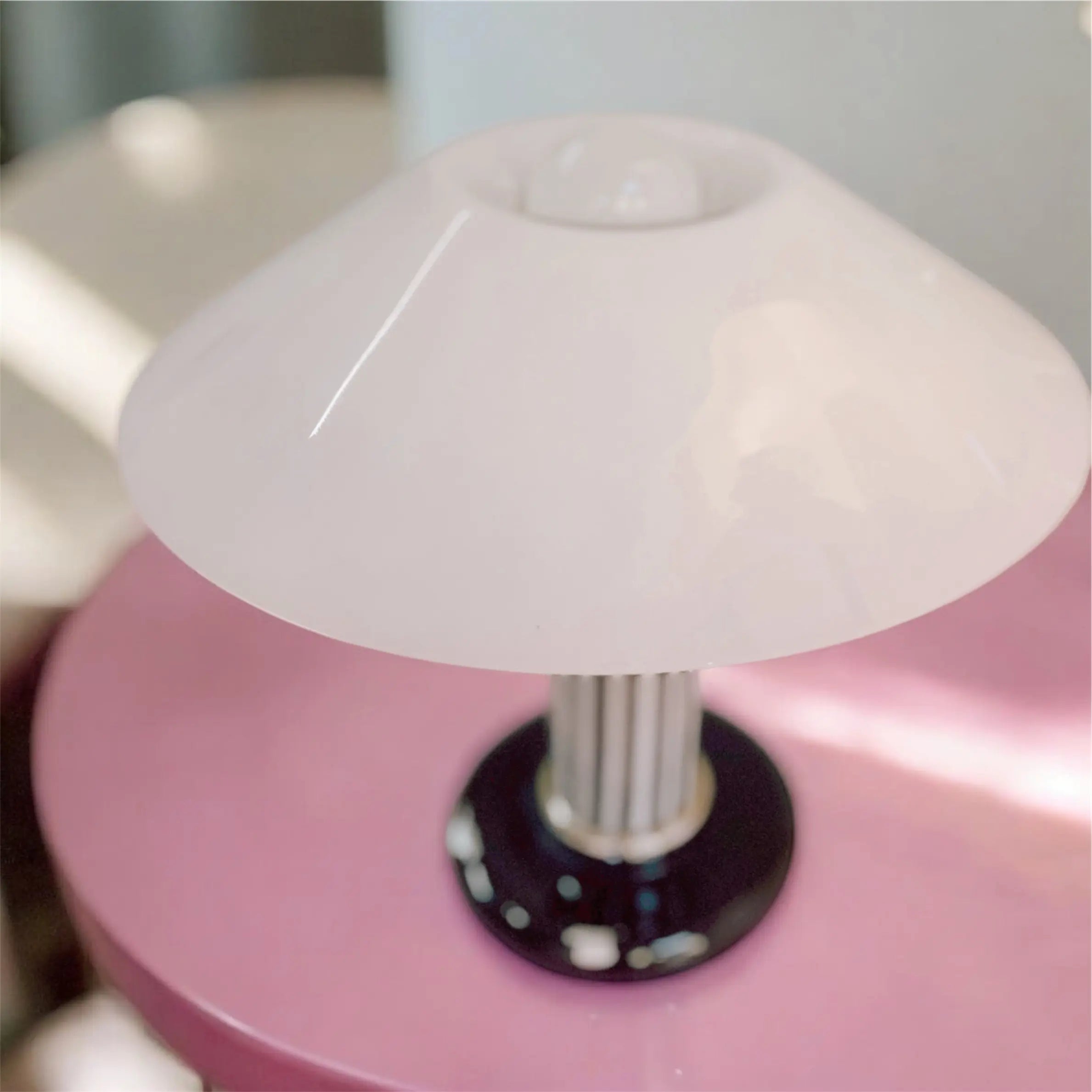 Lampe de table italienne en verre de Murano, design postmoderne noir et blanc, circa 1980
