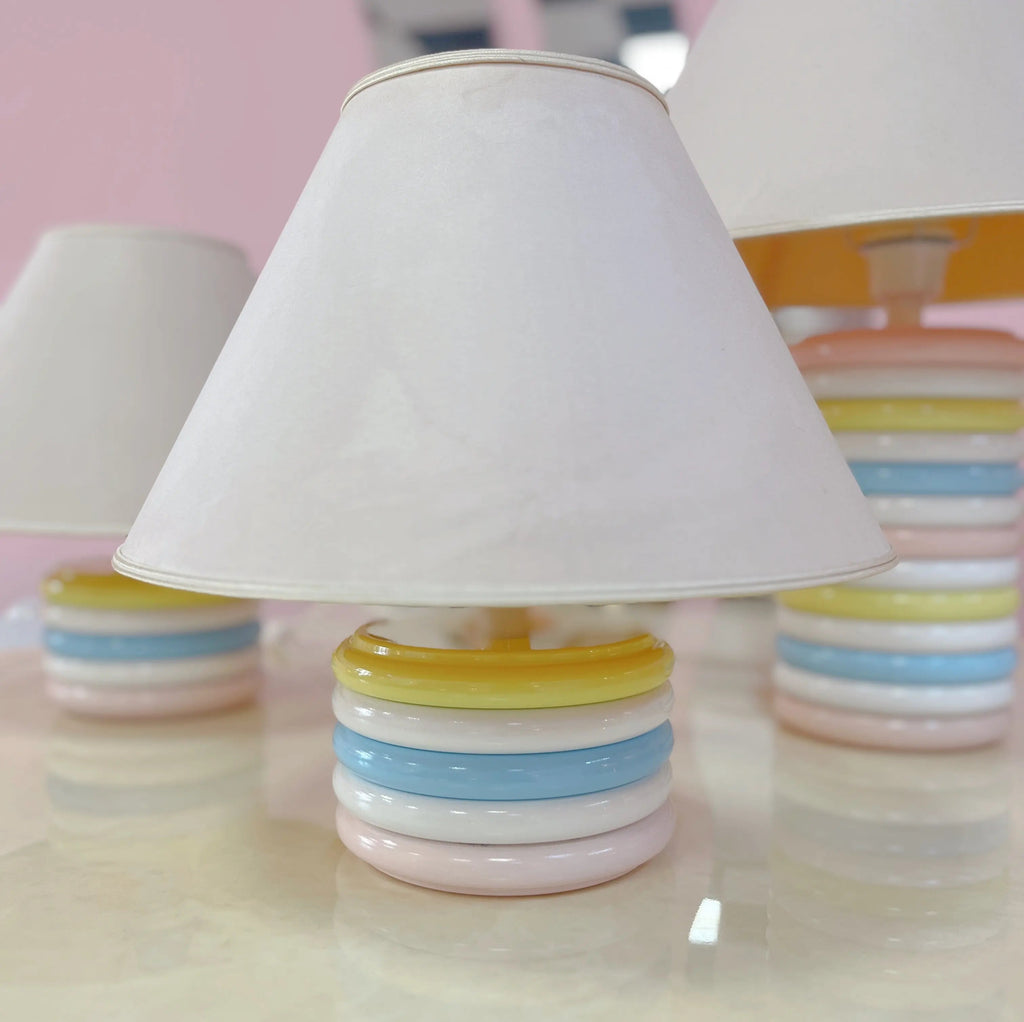 Lampe vintage italienne pastel à anneaux laqués, Club Barbara