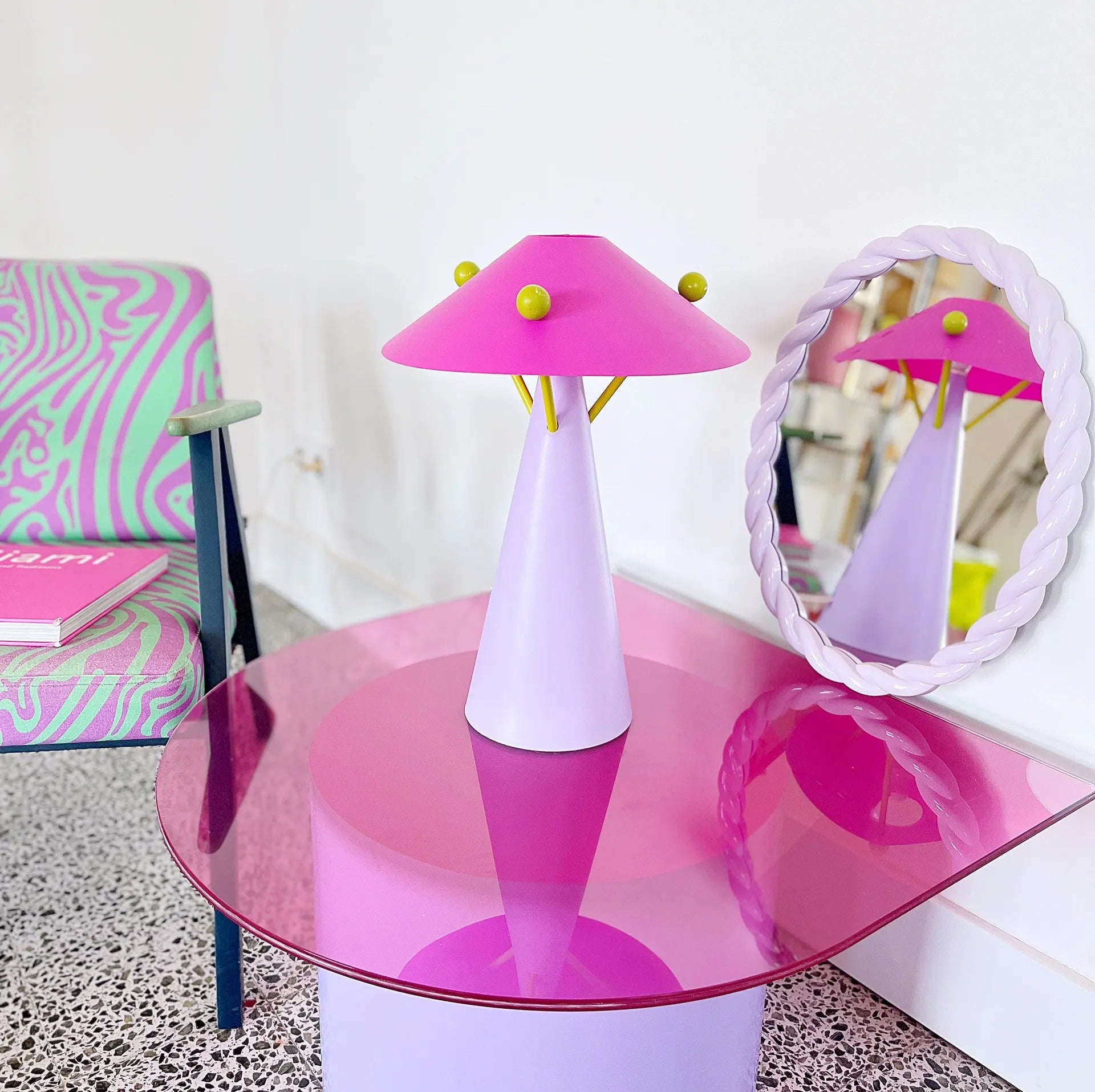 Lampe vintage rose et lilas Memphis Design, années 90 - Club Barbara