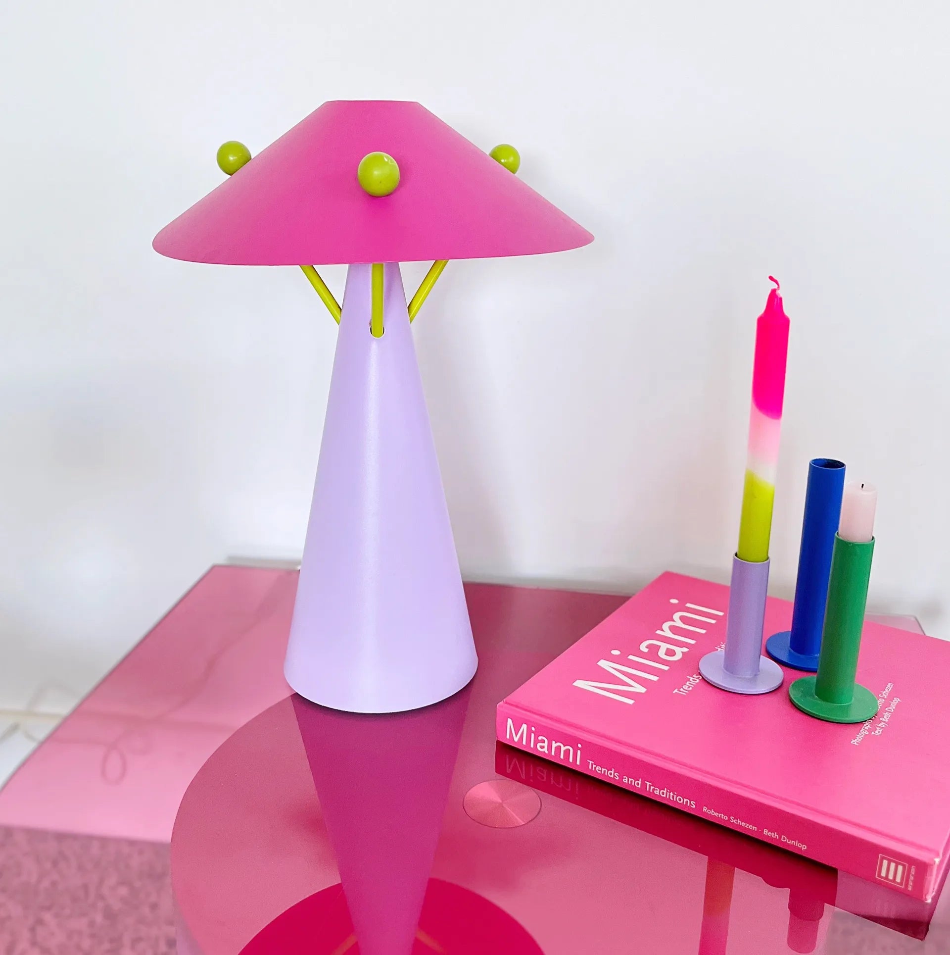 Lampe vintage rose et lilas Memphis Design, années 90 - Club Barbara
