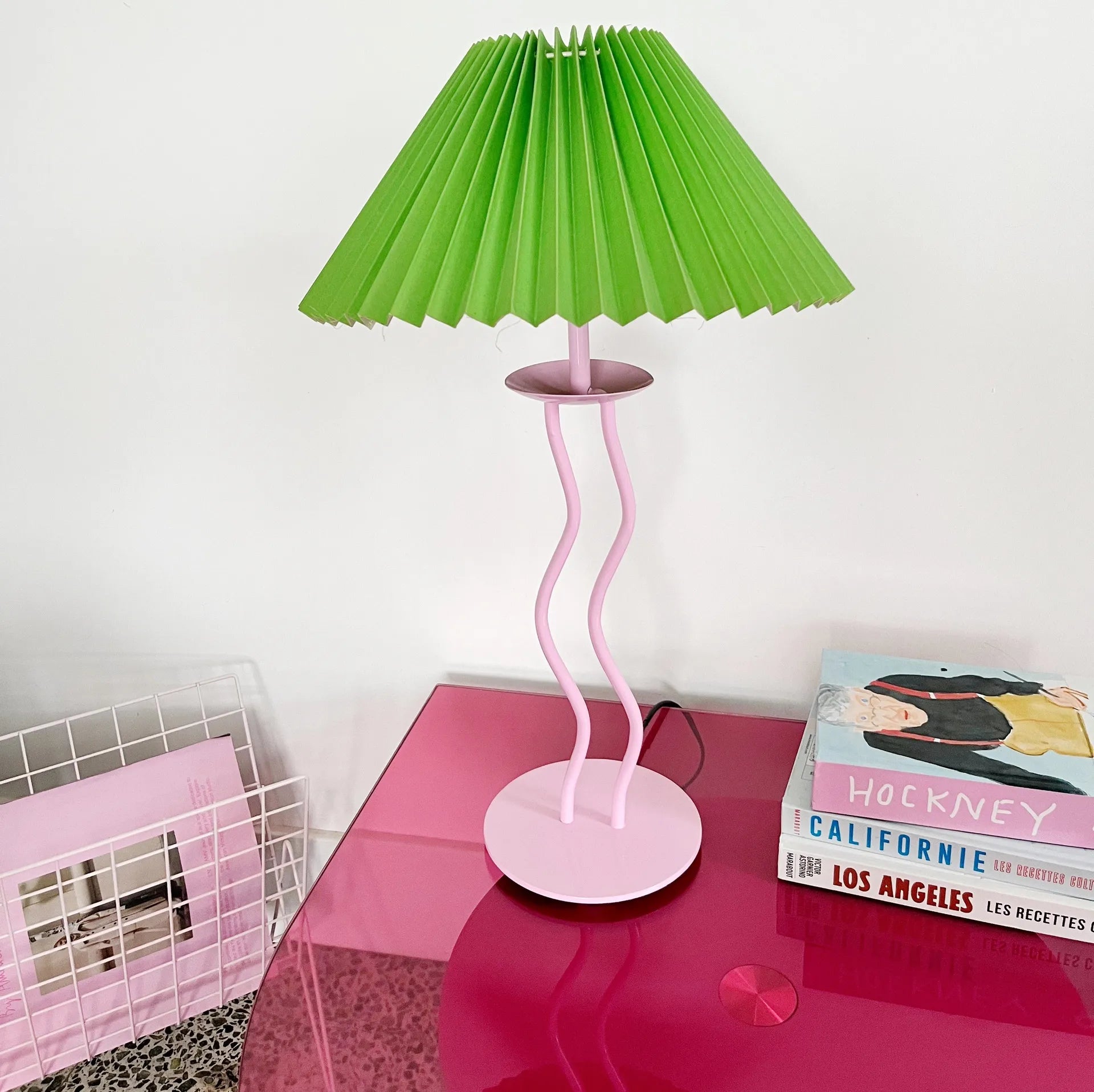 Lampe zig-zag Squiggle Habitat vintage, pied métal rose, années 80 - Club Barbara
