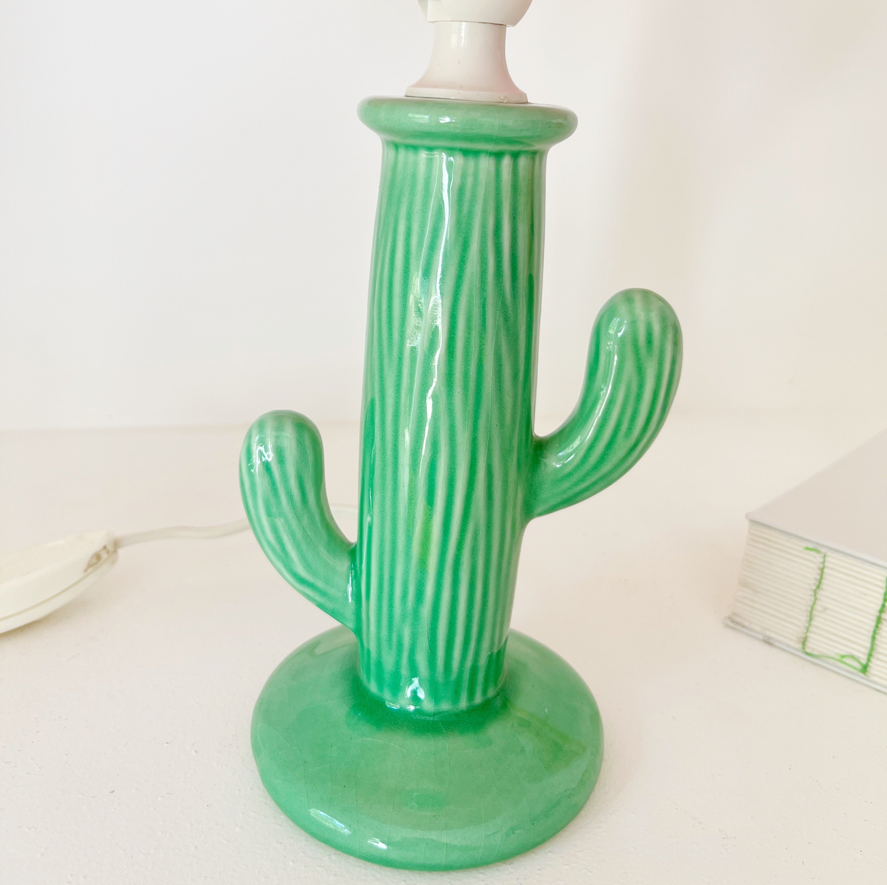 Lampe cactus vintage vert pastel