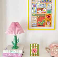 Charger l&#39;image dans la galerie, Lampe cactus vintage vert pastel
