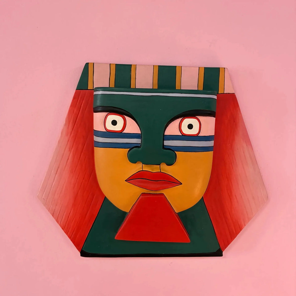 Masque mural tribal vintage en bois sculpté et coloré, décor aztèque, années 80 - Club Barbara