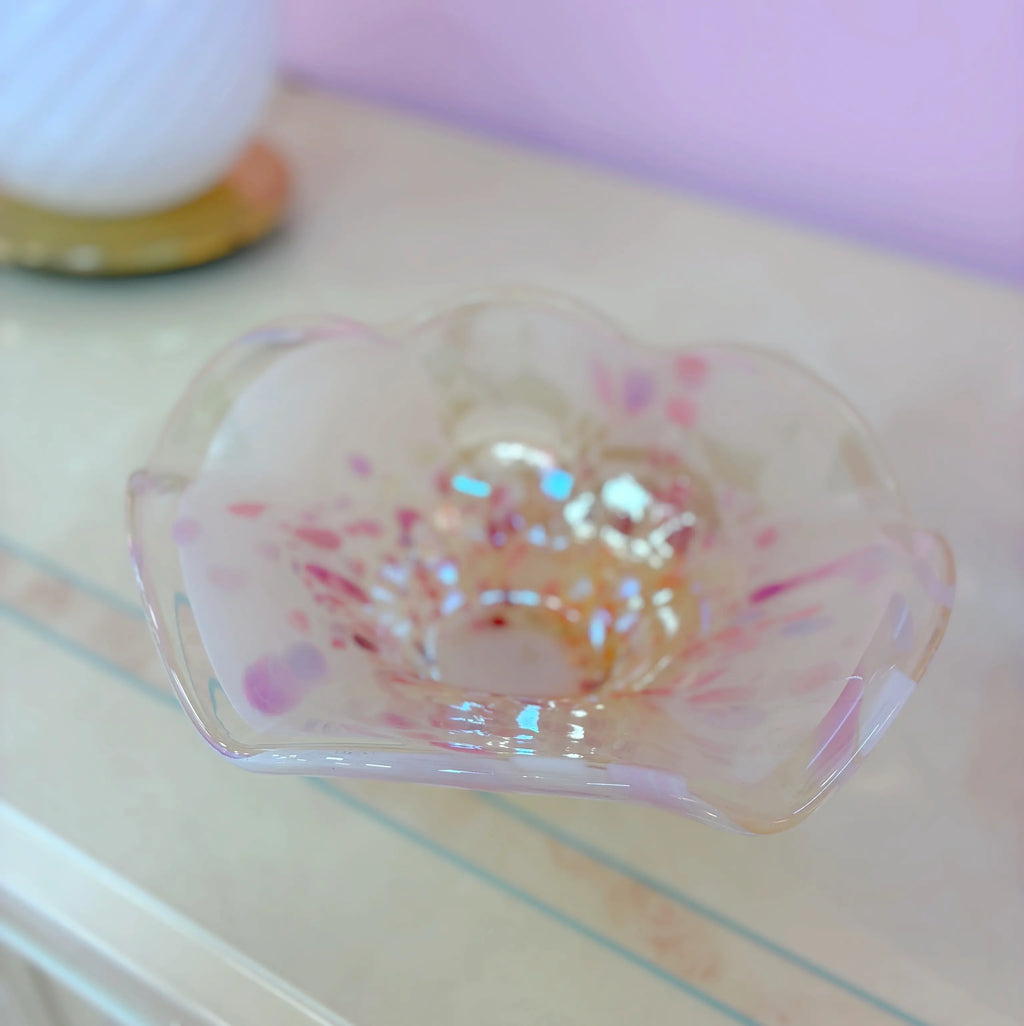 Coupe vintage style Murano en verre irisé, rose et pastel, bord ondulé, années 80