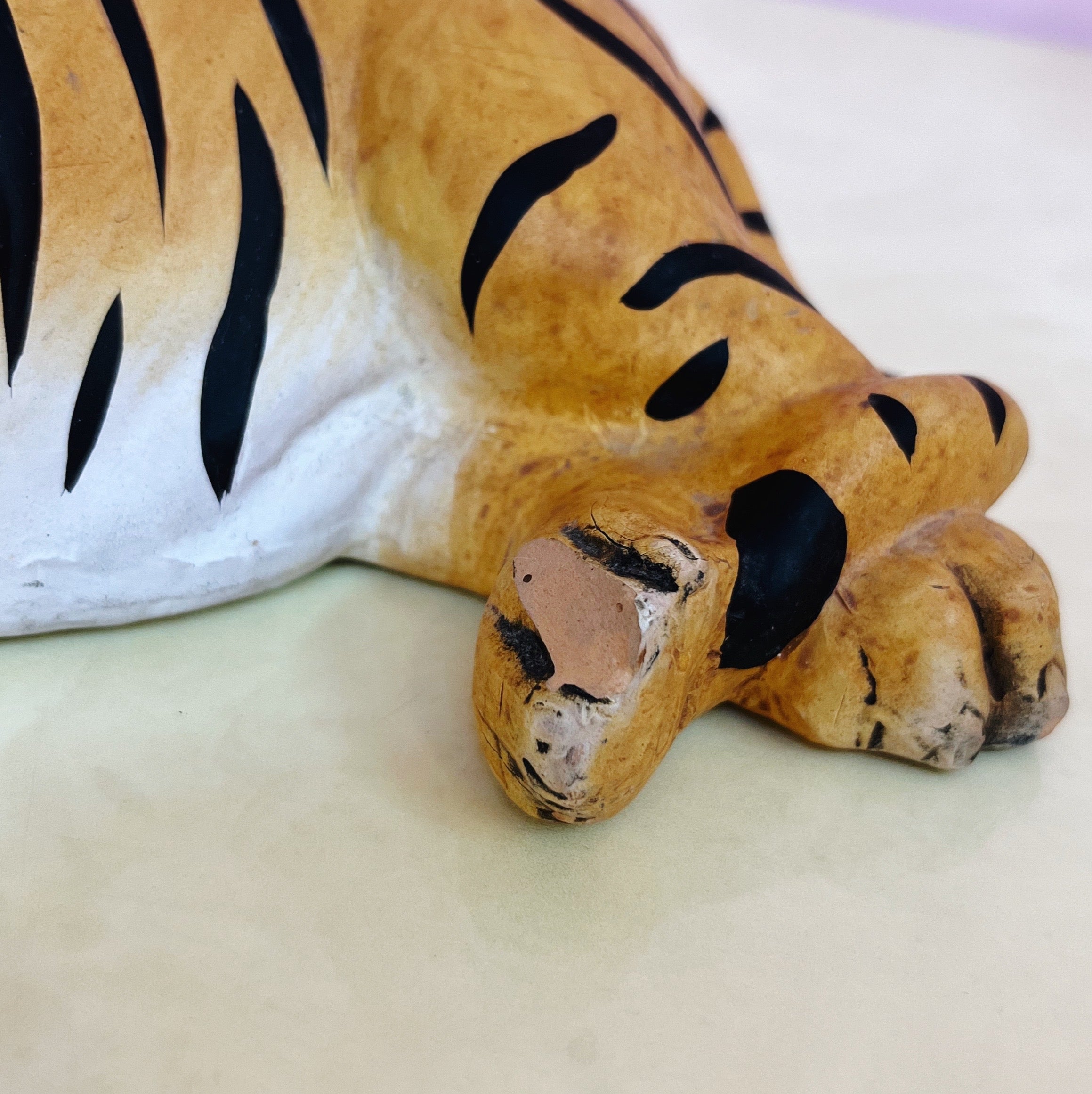 Tigre du Bengale en terre cuite peinte à la main, années 80