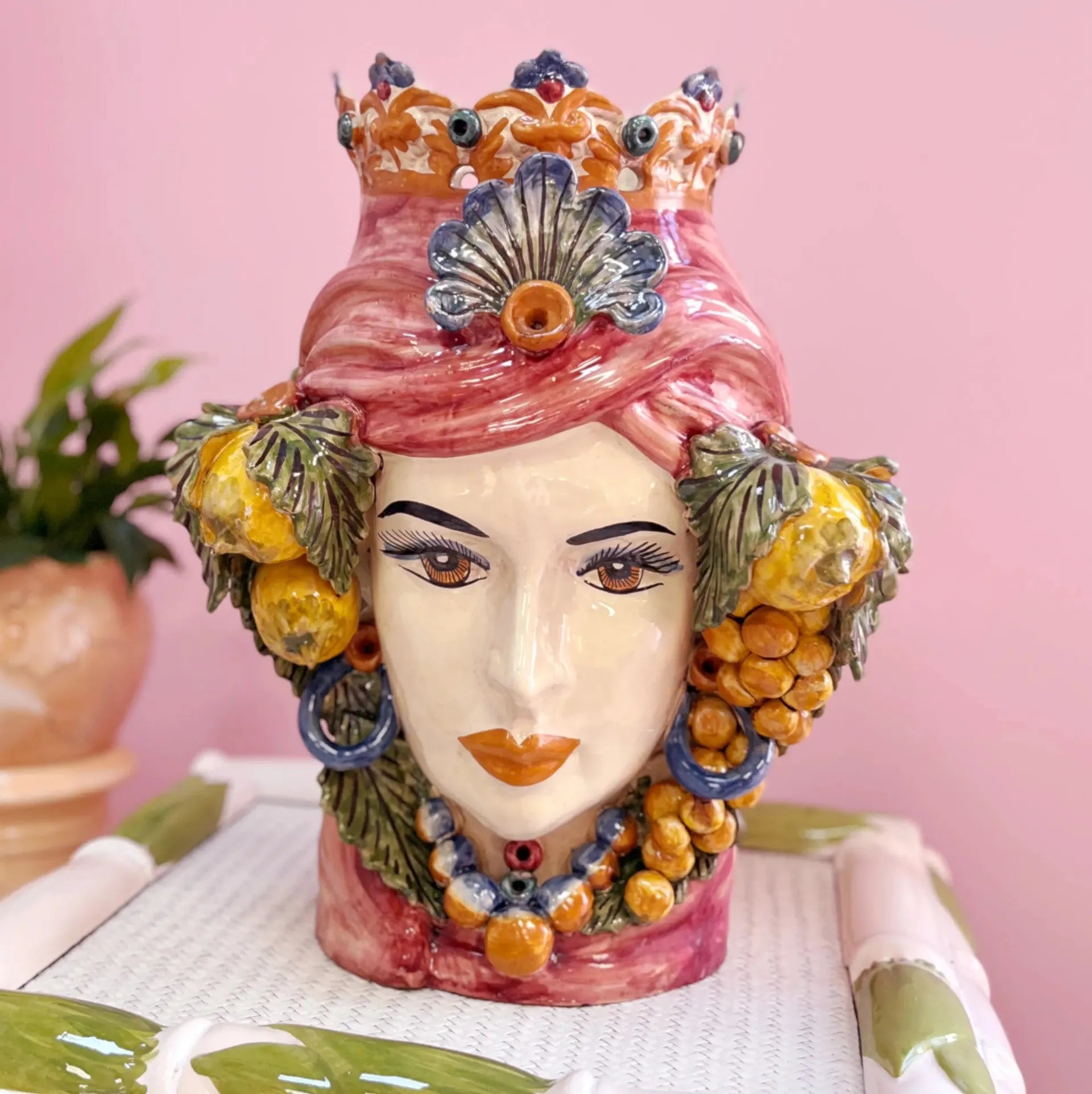 Paire de Têtes de Maure géantes en céramique de Caltagirone, atelier G. Romano, Sicile, années 1960-1970 - Club Barbara