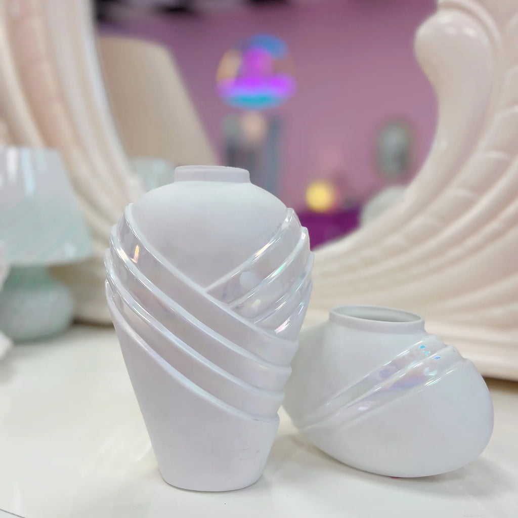 Paire de vases 80s drapés iridescent - Club Barbara