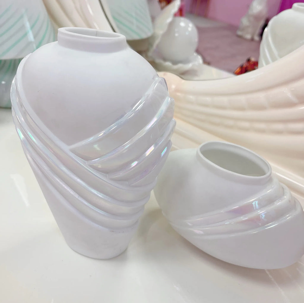 Paire de vases 80s drapés iridescent - Club Barbara