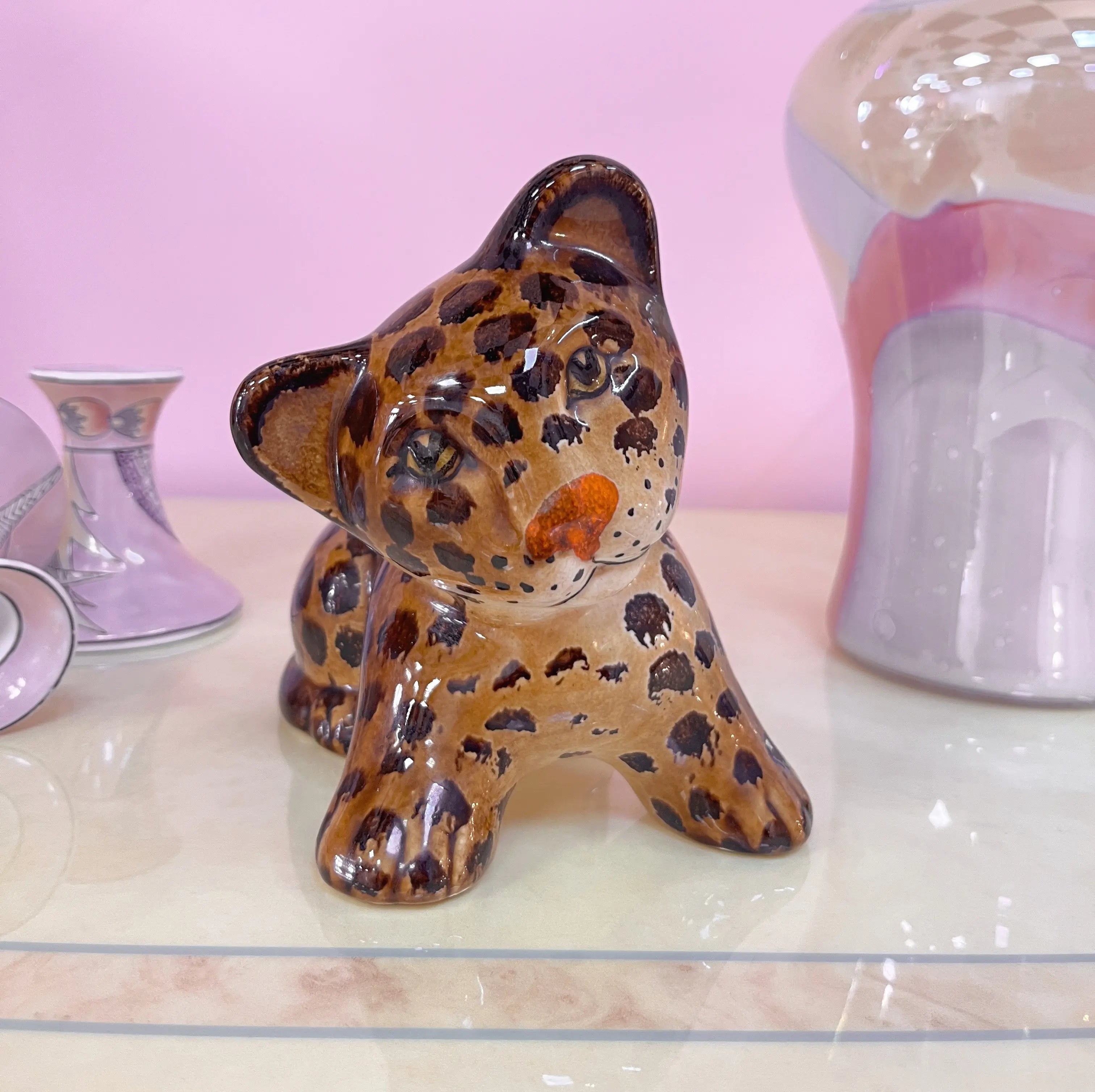 Panthère vintage pour intérieur design, sculpture en céramique brillante, Club Barbara
