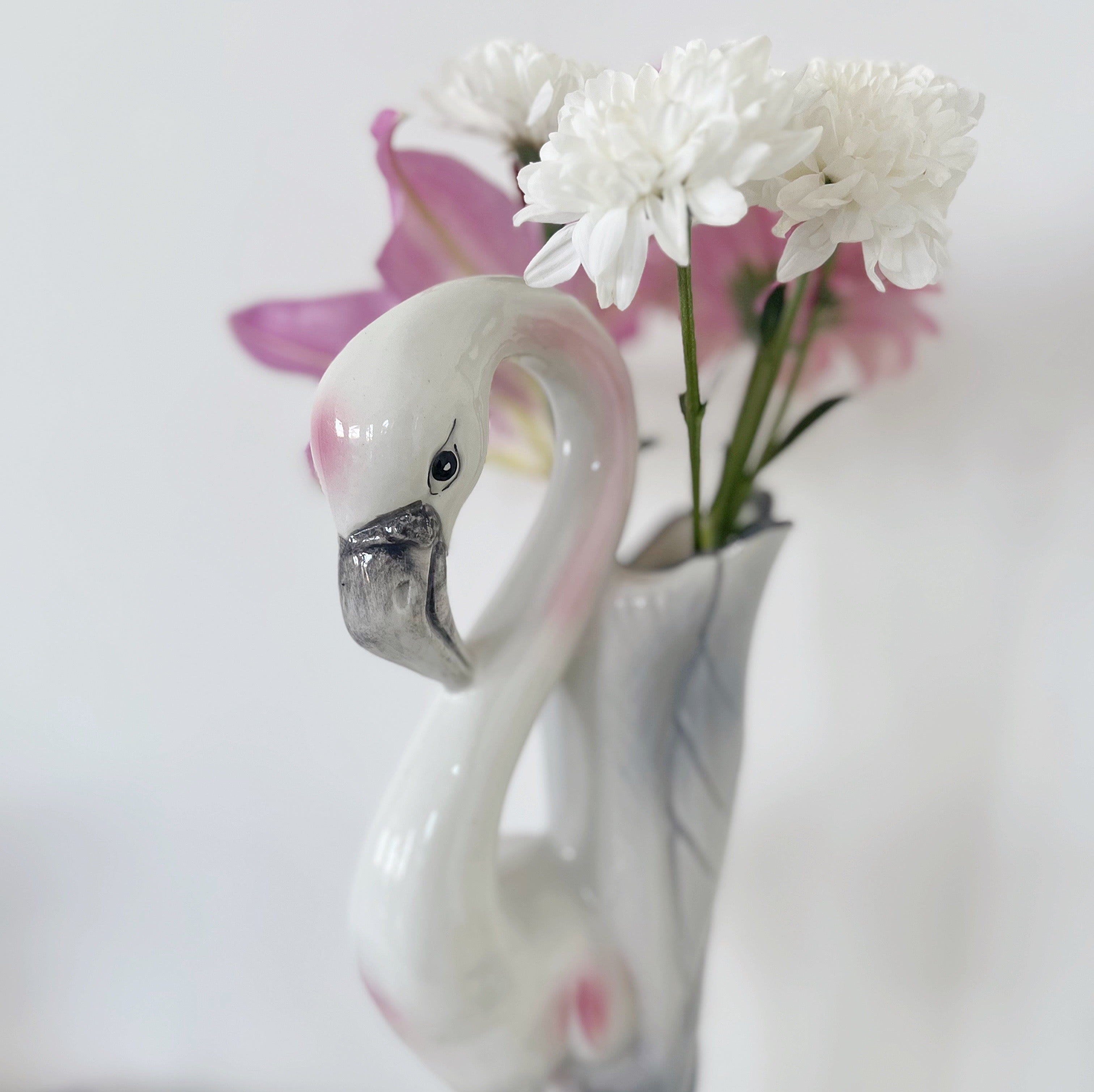 pink-flamingo-vase