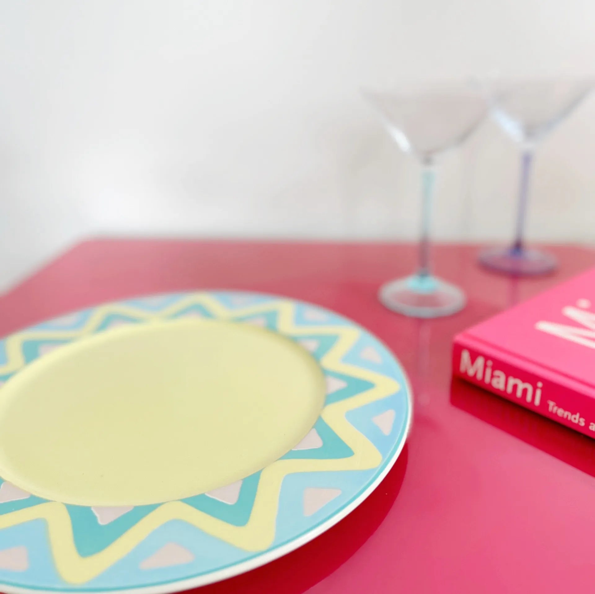 Plat collection "Arizona", maison Pagnossin made in Italy, années 80 - Club Barbara