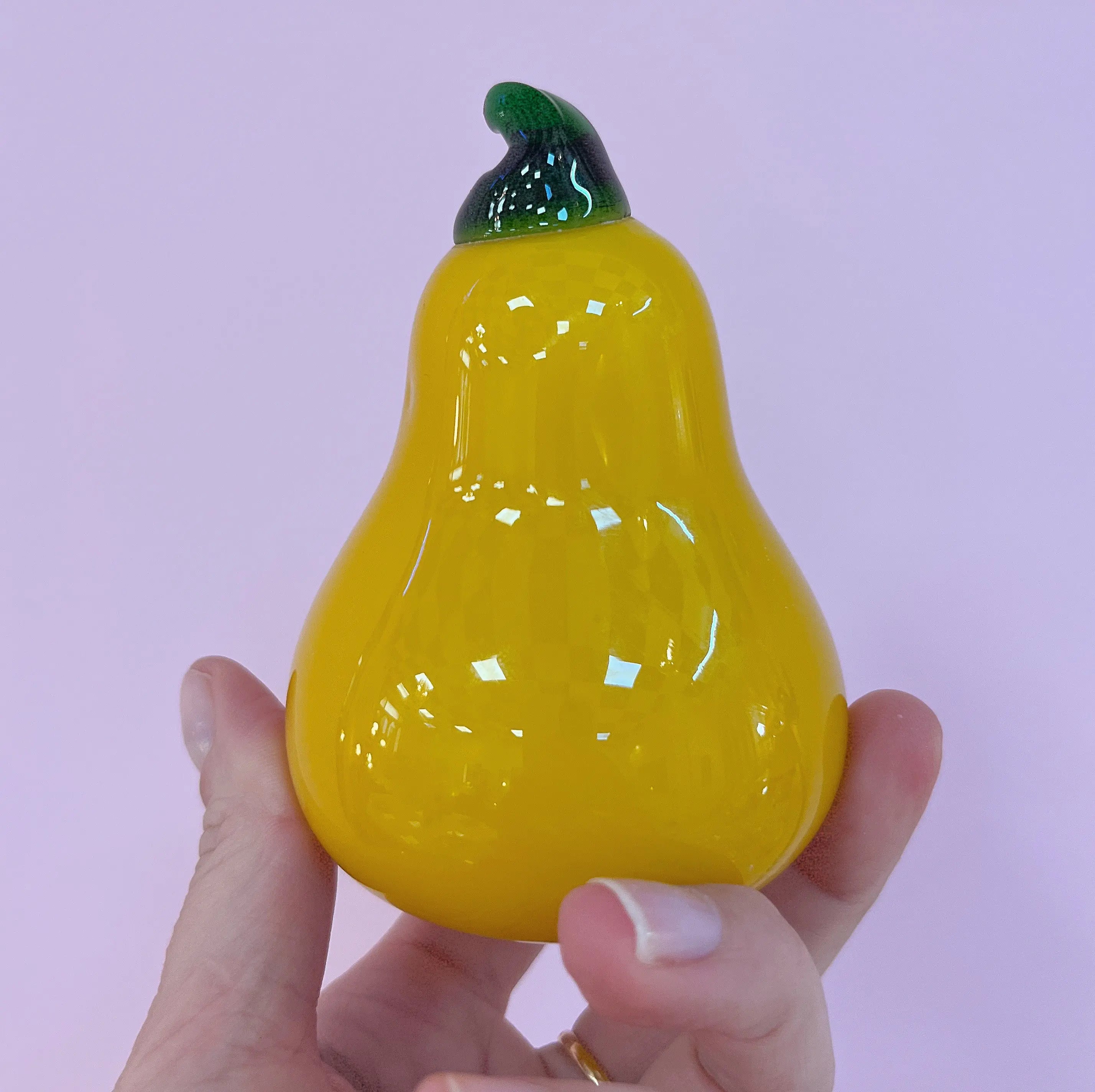 Poire décorative jaune en verre soufflé vintage, Club Barbara
