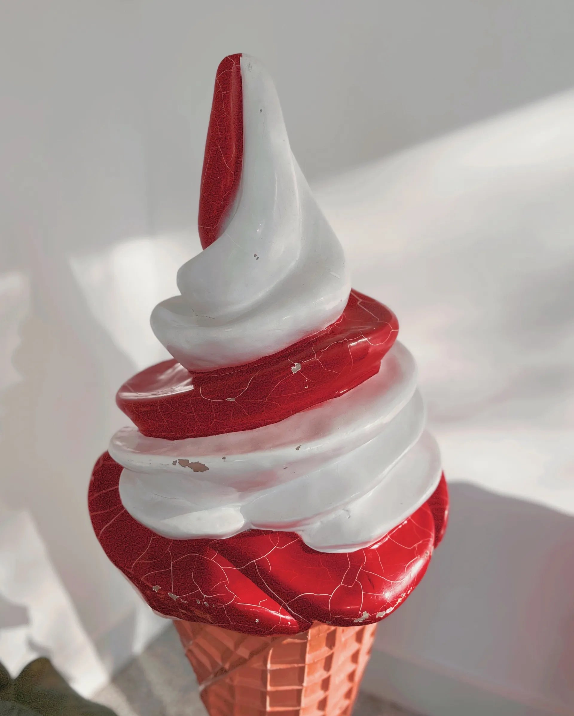 Sculpture cornet de glace à l’Italienne, objet publicitaire vintage - Club Barbara