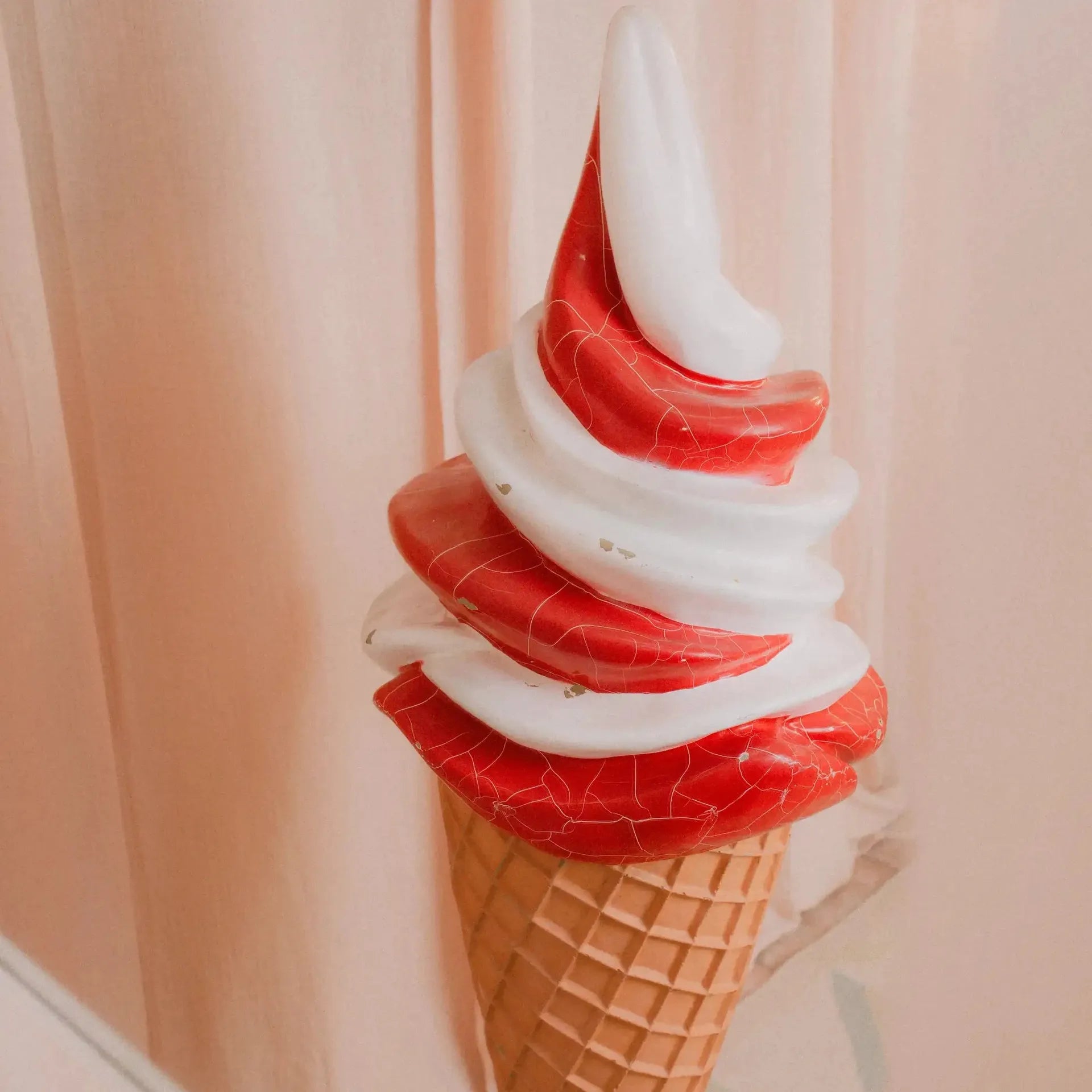 Sculpture cornet de glace à l’Italienne, objet publicitaire vintage - Club Barbara