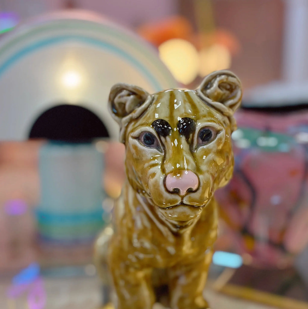 Statue lionceau en céramique italienne vintage années 70, signée Ceramica Pozzi