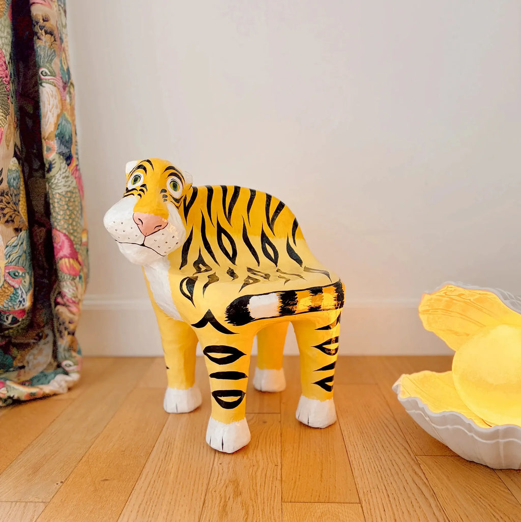 Sellette tigre vintage en papier mâché laqué, porte plante, années 90 - Club Barbara