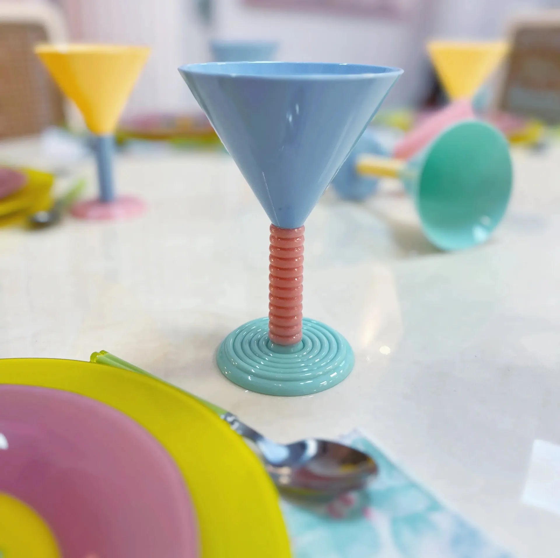 Service de 8 coupes à glace pastel tricolore, Memphis Design - Club Barbara